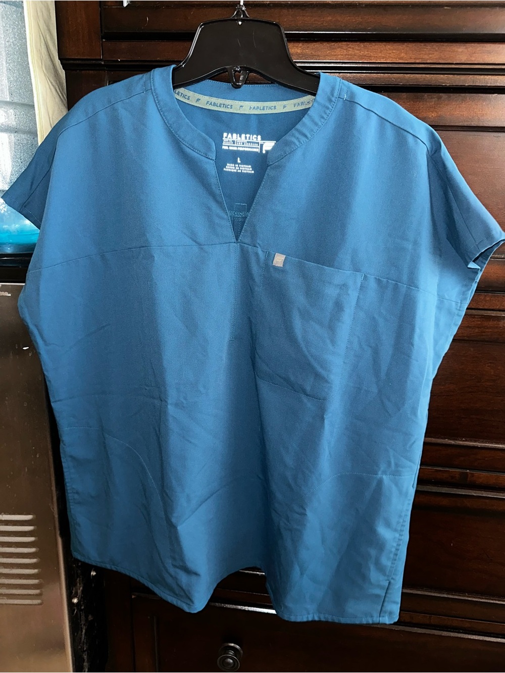 Fabletics teal blue scrub top size L BNWOT